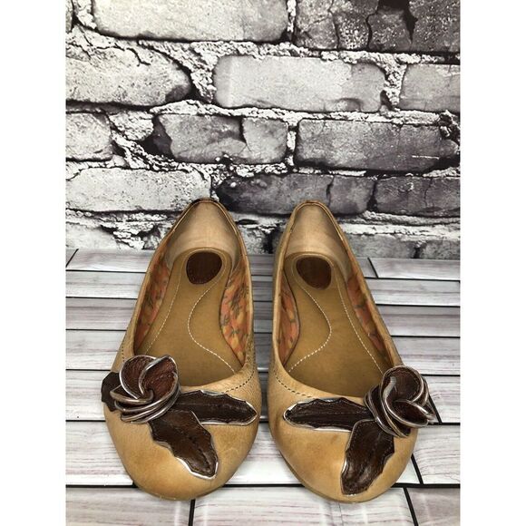 Fossil Brown Tan Leather Rose Floral Slip On Ballet Flats Shoes Women Sz 8.5M US - Picture 1 of 16